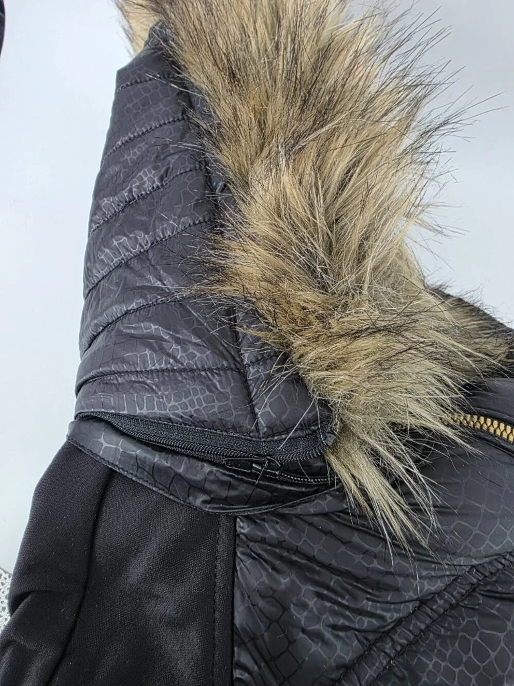 Michael Kors Black Quilted Puffer Vest Size M Faux Fur Hood Gold MK Logo